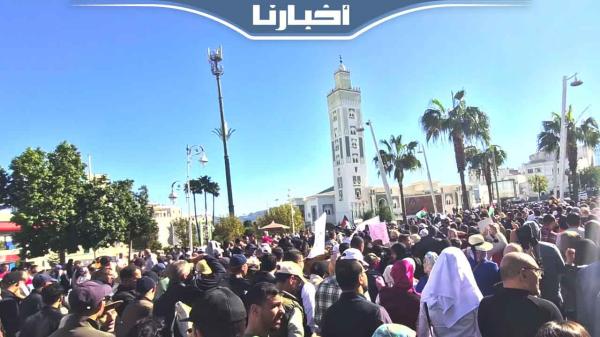 في مسيرة حاشدة ..أساتذة جهة طنجة تطوان الحسيمة يصعدون ضد قرارات بنموسى